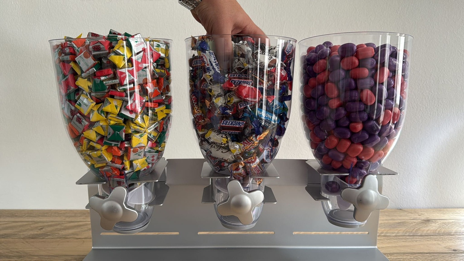 79347361-eaf1-4ee1-af67-03611e14b6b0